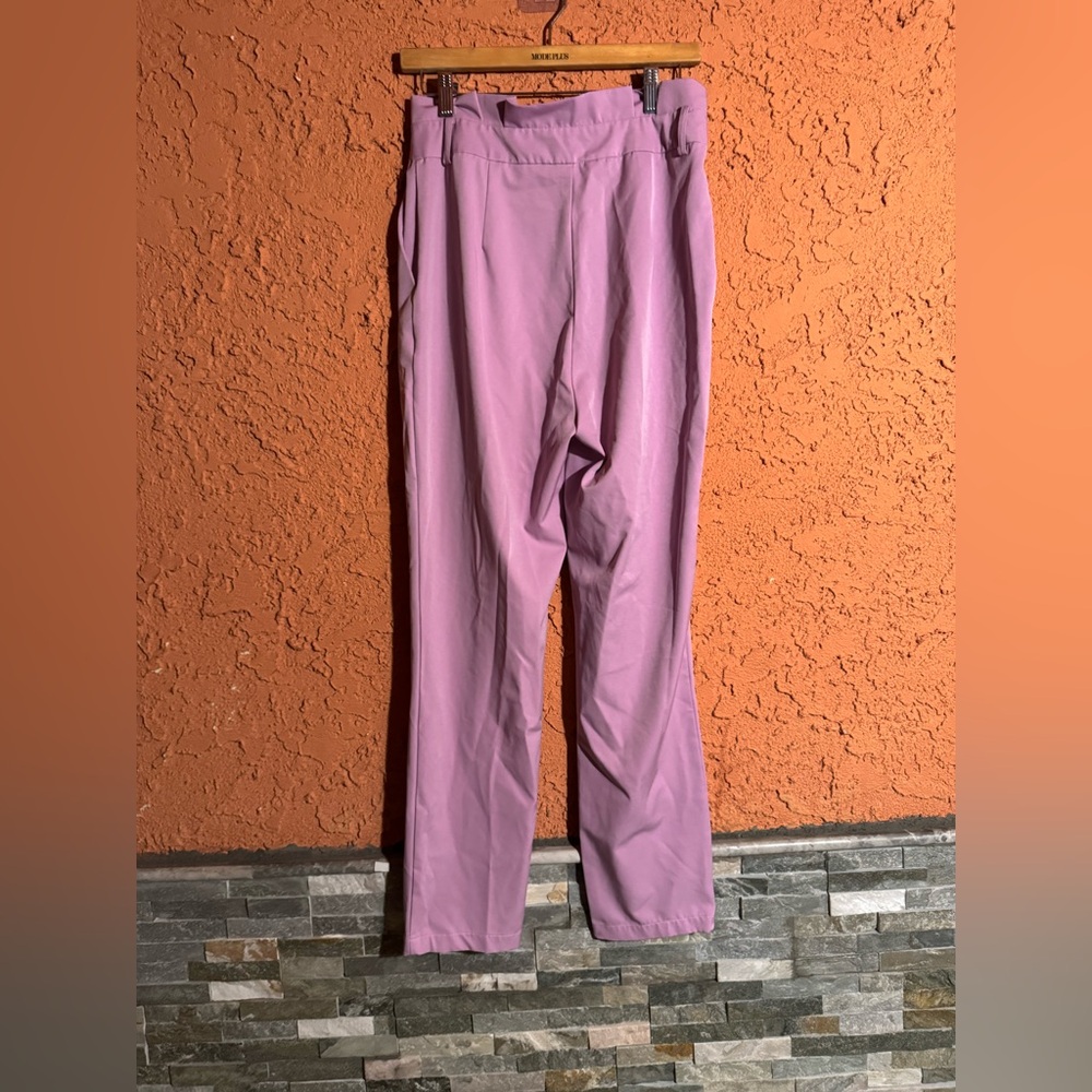 Chic Lavender High-Waisted Pants - Picture 2 of 3